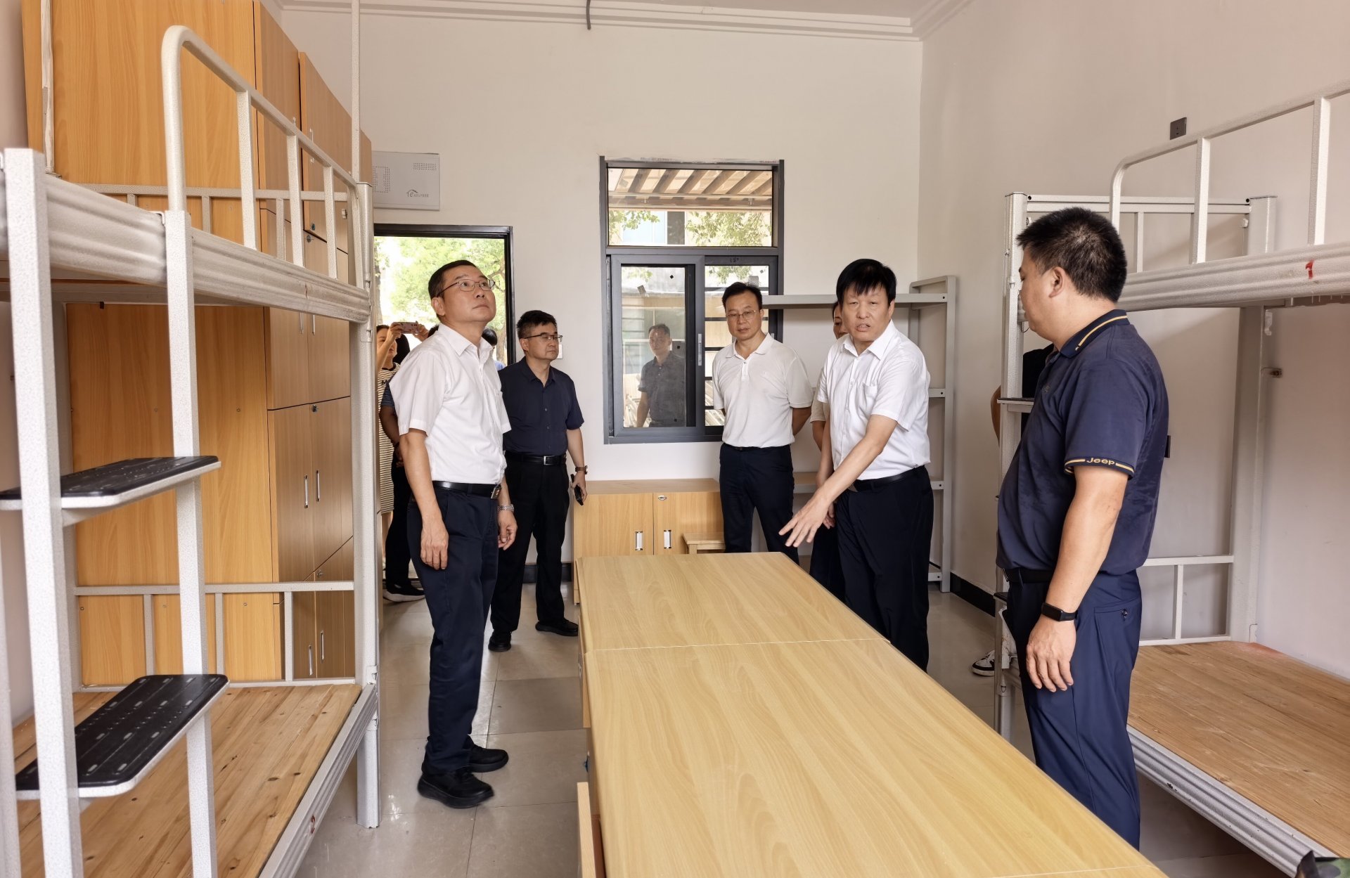 6b89a2048003bcb60a194d1b0d82bca1.jpg 校领导带队开展秋季学期开学保障专项督